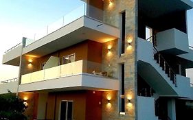 Vision 4 Ksamil Villa Apartments&Rooms