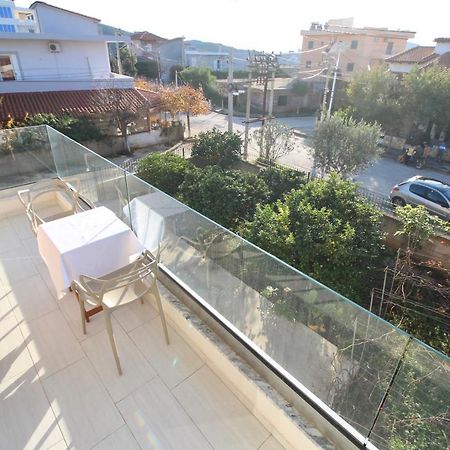 Vision 4 Ksamil Villa Apartments&Rooms Esterno foto