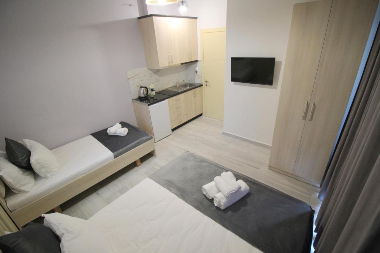 Vision 4 Ksamil Villa Apartments&Rooms Esterno foto