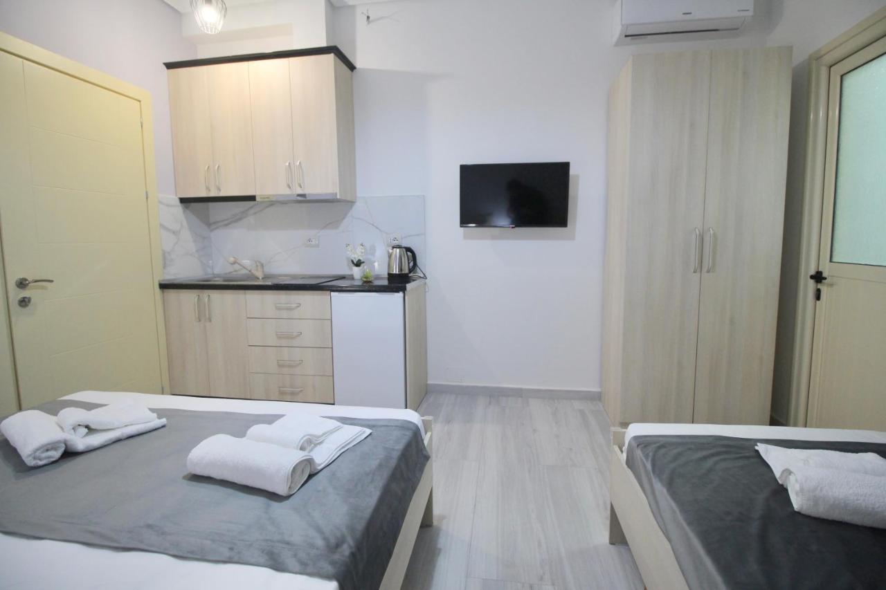 Vision 4 Ksamil Villa Apartments&Rooms Esterno foto