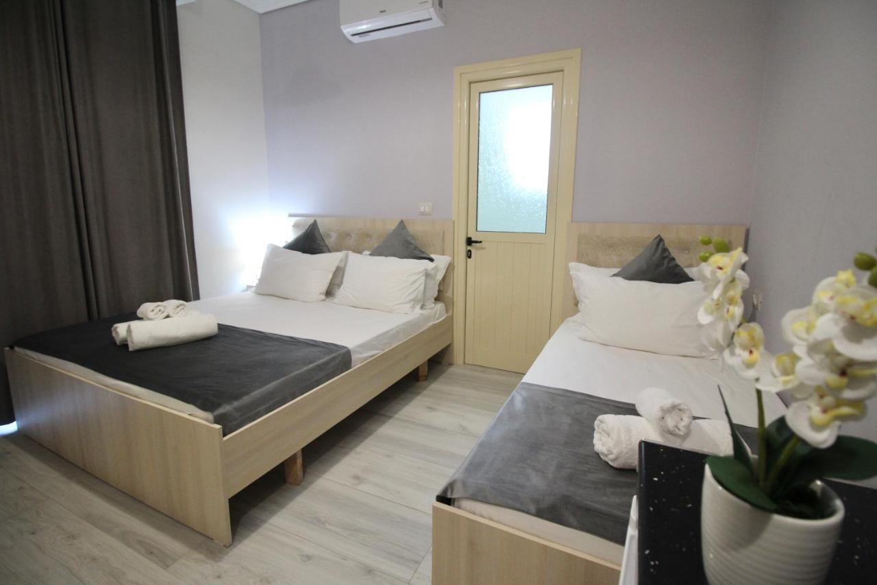 Vision 4 Ksamil Villa Apartments&Rooms Esterno foto