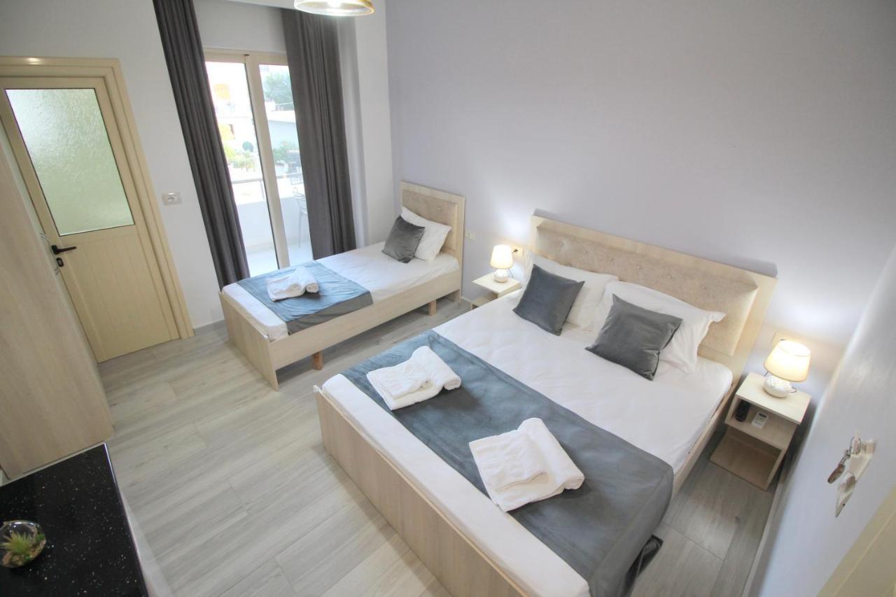 Vision 4 Ksamil Villa Apartments&Rooms Esterno foto