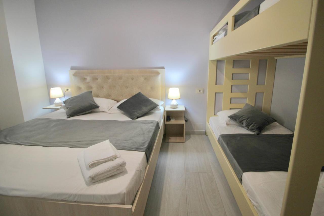 Vision 4 Ksamil Villa Apartments&Rooms Esterno foto