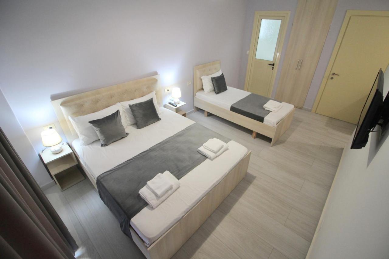 Vision 4 Ksamil Villa Apartments&Rooms Esterno foto