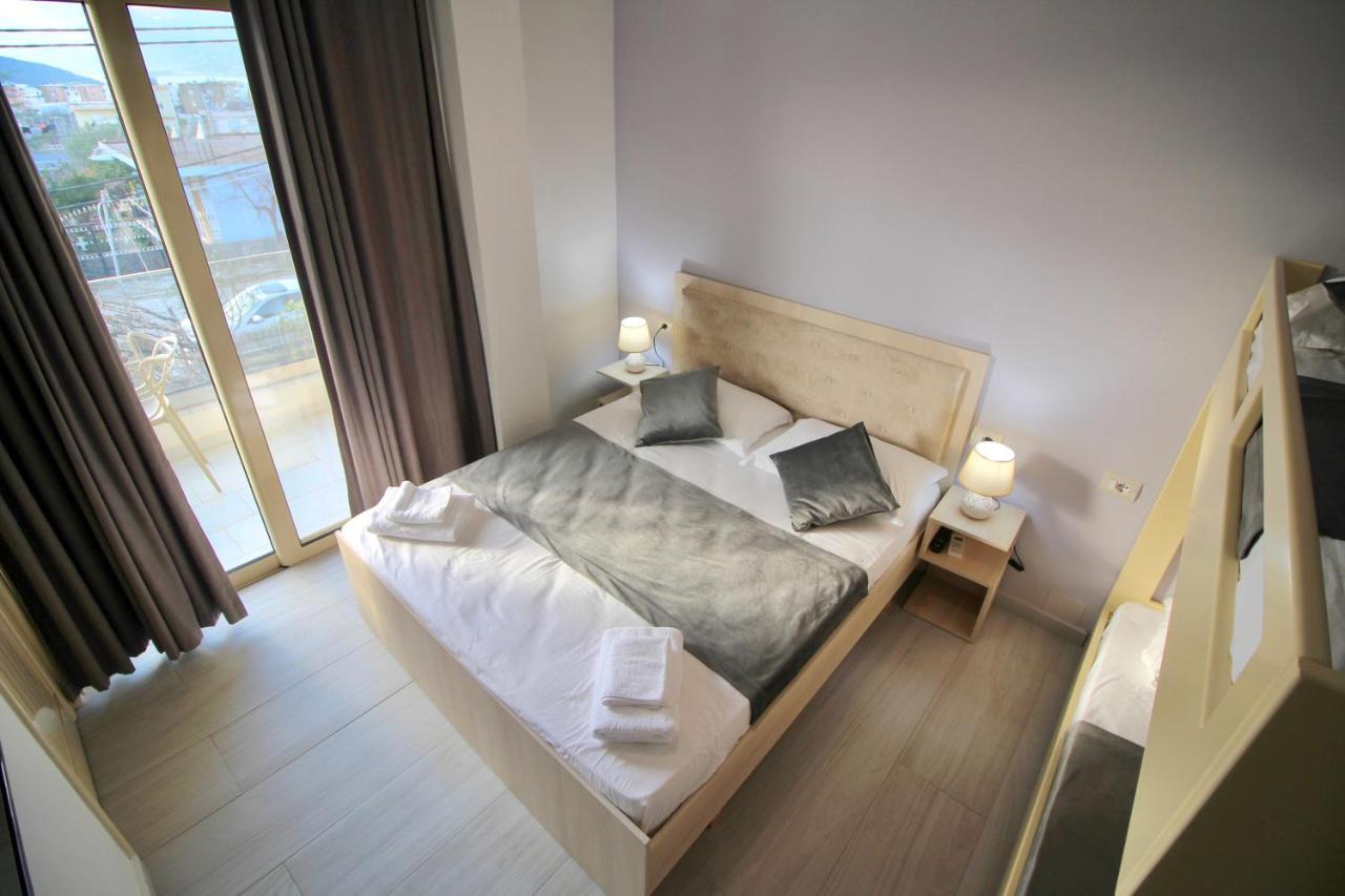 Vision 4 Ksamil Villa Apartments&Rooms Esterno foto