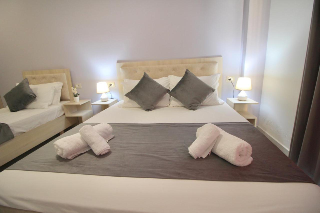 Vision 4 Ksamil Villa Apartments&Rooms Esterno foto