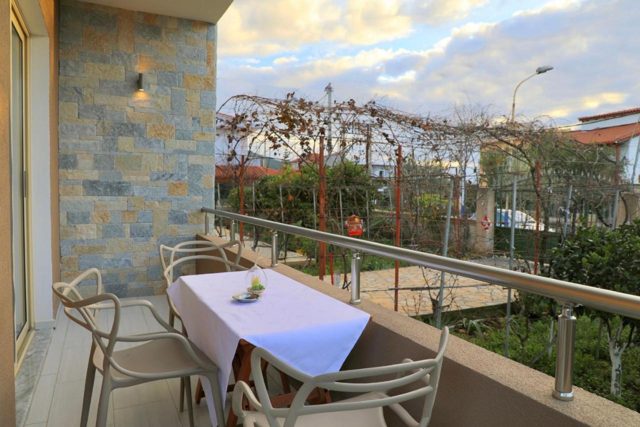 Vision 4 Ksamil Villa Apartments&Rooms Esterno foto