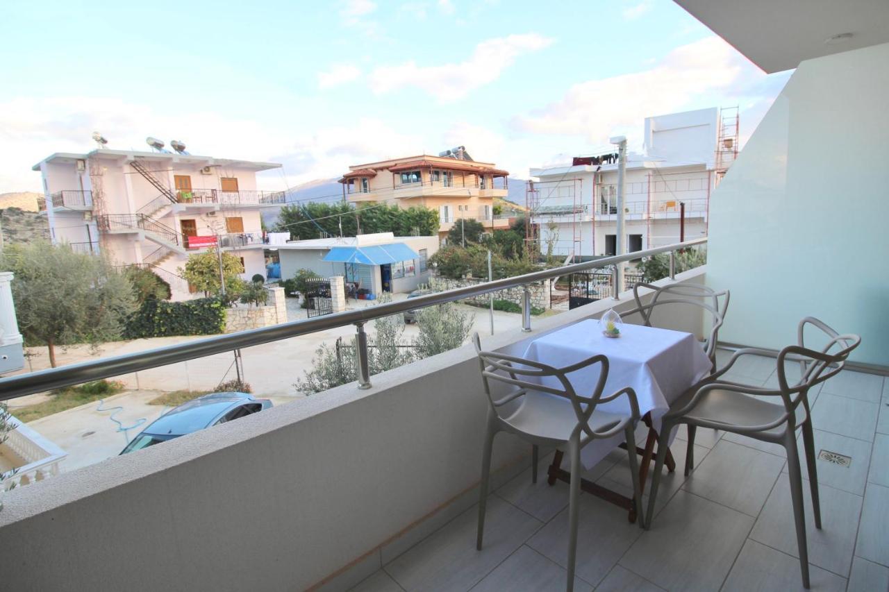 Vision 4 Ksamil Villa Apartments&Rooms Esterno foto